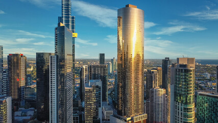 Naklejka premium Australia scenic Melbourne downtown skyline near financial business center.