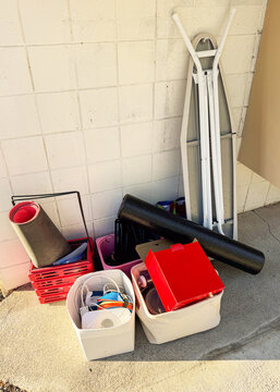   Relocation, free stuff, Phone photo, UGC 
