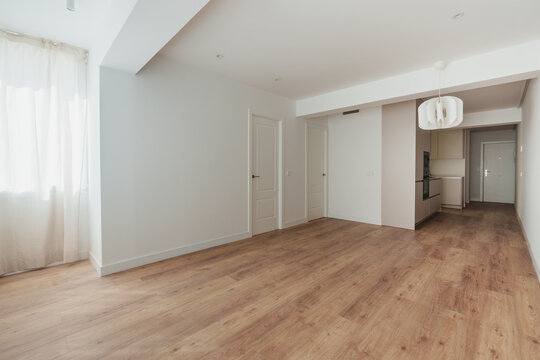 Spacious apartment with open living and kitchen