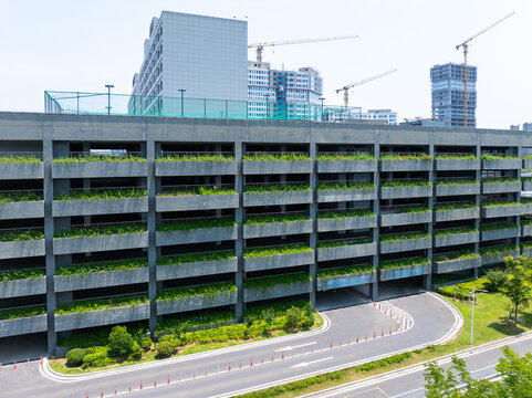 Three-dimensional Garage Building with Greenery, Free Public Facility