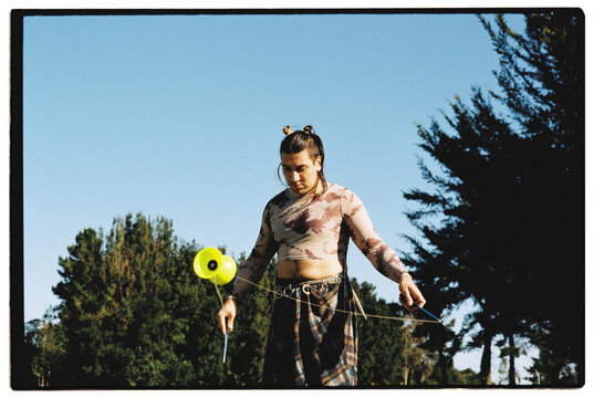 Focused Diabolo Practice Under Clear Skies