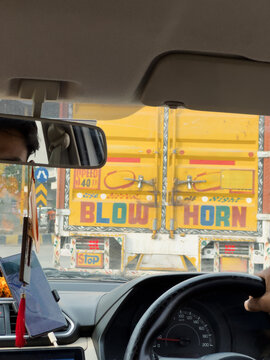 India: Blow Horn
