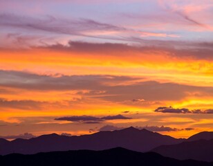 Obraz premium Sunset over mountains