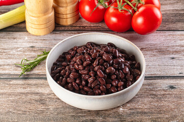 Canned black beans in the bowk