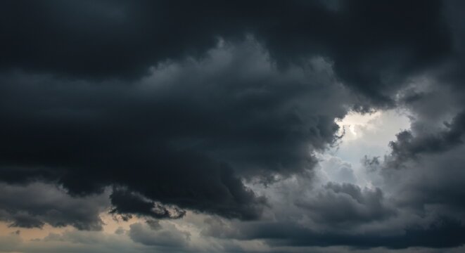 暗雲突き破る夕陽光線 ドラマチックな空 (KUMO Tsukiyaburu Yuuhi Kousen Doramattikuna Sora) Translation: Sunset rays pierce dark clouds, dramatic sky. AI Generated