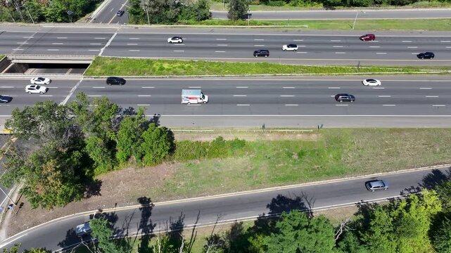 Aerial view of traffic on Route 287 in Edison, New Jersey
