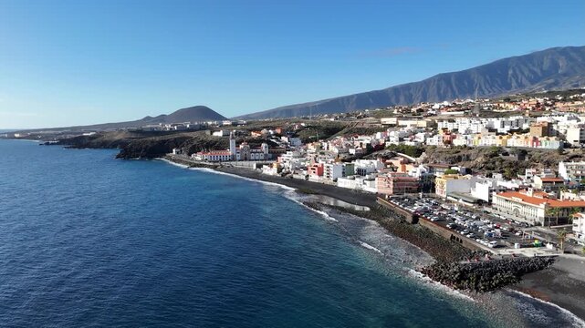survol de la ville de Candelaria sur l'&icirc;le de Tenerife, canaries
