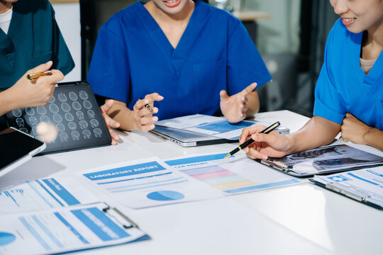 Meeting team of doctor and medical staff Consultation about the treatment of heart disease, pneumonia, gastrointestinal and stomach diseases. and osteoporosis at hospital