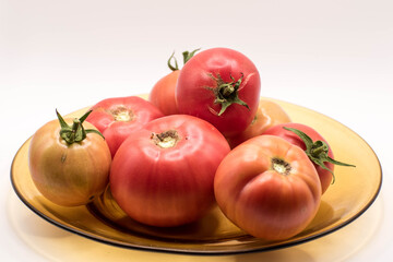 Tomates en un plato