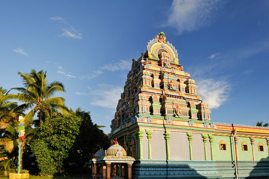 Hinduist Shrine Le Colosse in Saint-Andre, Reunion