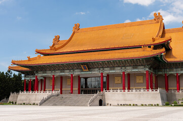 Obraz premium National Theater Hall of Taiwan at national Taiwan democracy square of Chiang Kai Shek memorial hall
