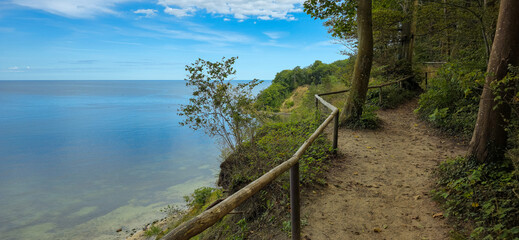 Wanderweg mit Aussicht am Hochufer Nordperd Göhren Rügen