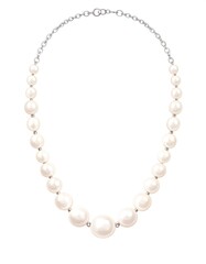 Obraz premium Elegant pearl necklace