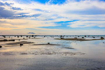 伊良部島 佐和田の浜 巨岩が点在する神秘のビーチ 9月の午後
