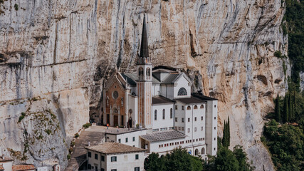 Santuario de la Madonna della Corona