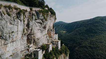 Santuario de la Madonna della Corona
