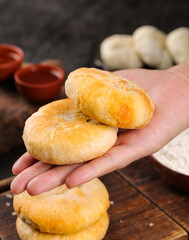 Traditional Chinese Su Pastry Puffs - Golden Mooncakes for Mid-Autumn Festival Celebration