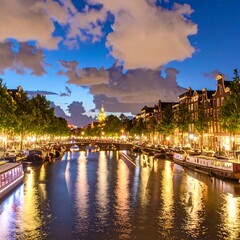 Obraz premium Amsterdam canal scene at dusk