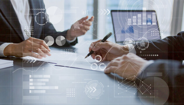 ビジネスシーン、オフィスでミーティングをするビジネスパーソン、会議、プレゼン、Business meeting with data and strategy