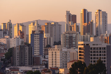 Obraz premium Skyline of the North part of Sao Paulo, during sunset. September 10, 2025. Sao Paulo, Brazil.