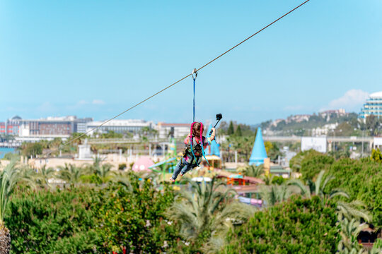 extemal kid on zipline