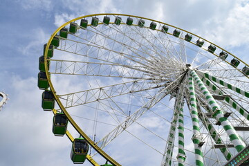 La grande roue de la f&ecirc;te foraine