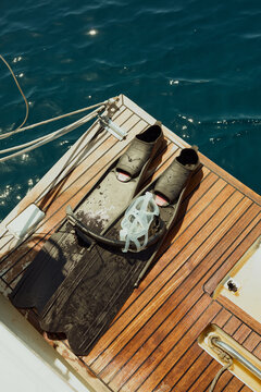 Stern of a sailboat
