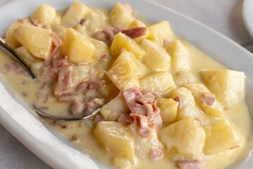 Potatoes ala cream with parmesan and bacon