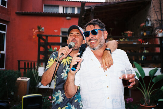 Best Friends Singing Karaoke