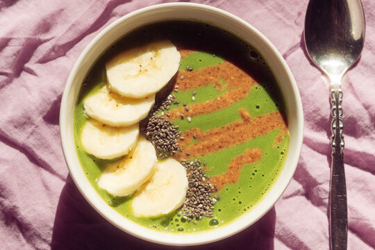 Matcha Spinach Smoothie Bowl