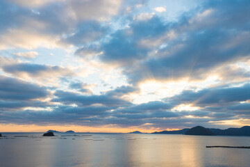 Naklejka premium 海と朝焼け（大分県臼杵市）