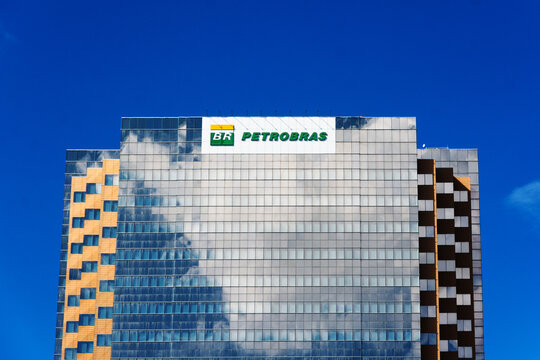 View of the front of the Petrobras headquarters building, lined with mirrors, on Avenida Antonio Carlos Magalhaes, Salvador, Bahia.