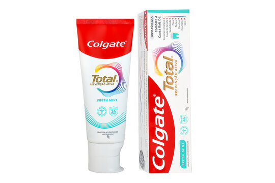 S&atilde;o Paulo, Brazil - September 16, 2025 - Colgate Total Fresh Mint toothpaste, 90 g tube and box