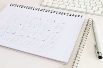 ビジネスイメージ　シフト調整　スケジュール管理　3:2