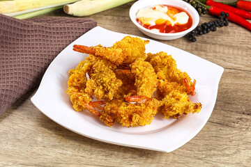 Golden deep prawn tempura wuth sauce