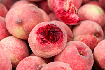 Fresh Red Flesh Peaches from Hubei China Stacked Display