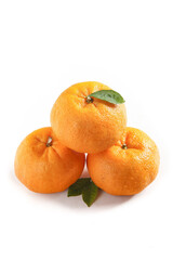 Fresh Yichang Seedless Tangerines with Leaves Isolated on White Background - Thin-Skinned Citrus Fruit from Chungquan