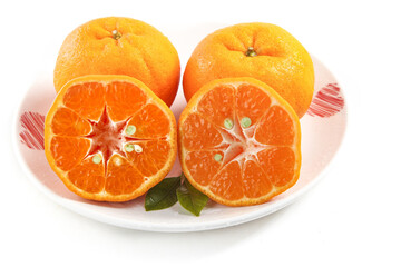 Fresh Yichang Seedless Oranges Cross-Section Display on White Plate Background