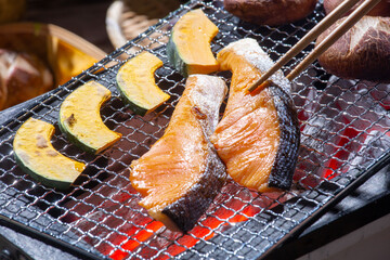 焼き鮭　秋鮭の炭焼き　秋の食材