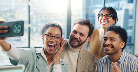 Obraz premium Selfie, happy and business people in office with smile for social media, teamwork and about us. Startup, creative agency and men with women with profile picture for company website, update and post