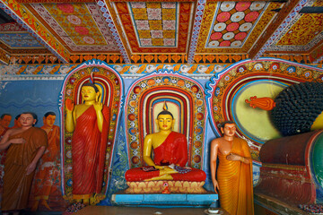 Isurumuni Vihara Isurumuniya Buddhist temple Tissa Wewa Tisa tank Anuradhapura Sri Lanka