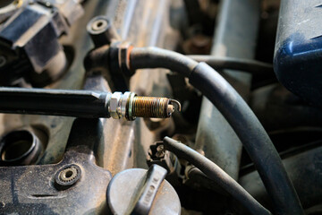 Spark plugs for gasoline engines that are old and have expired will cause incomplete combustion in the engine, in soot and dirt. Changing spark plugs can maintain and extend the life of the engine