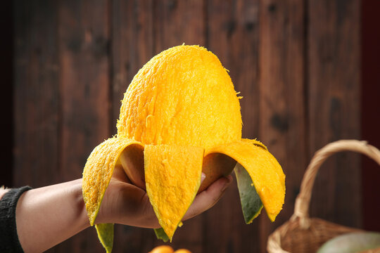 Fresh Mango from Panzhihua Orchard Sichuan Province China Tropical Fruit Harvest