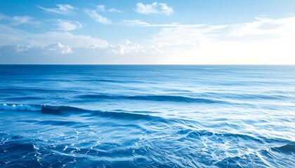 Obraz premium Vast ocean under a bright sky