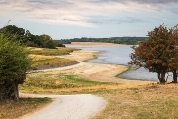 Dry Summer/An image showing the dry banks of Rutland Water during the dry hot summer of 2025, shot...