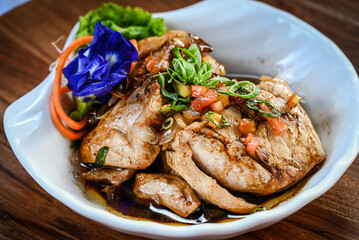Tahitian style Fried Fresh Tuna with Soy Sauce & fresh Garnish. 