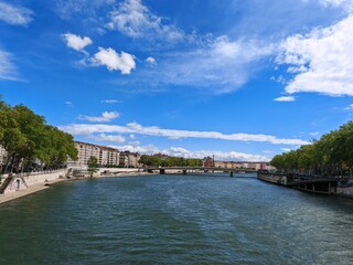 Obraz premium Saone river with bridge and embankment in Lyon