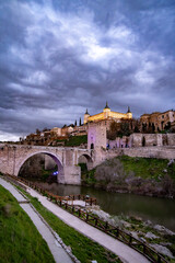 Obraz premium The city wall and moat of Toledo, Spain
