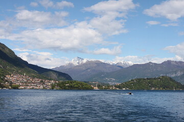 Fototapeta premium lake and mountains