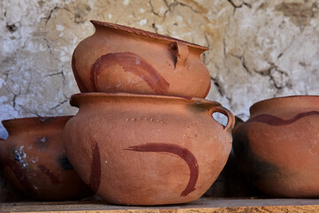 from Huancas,the famous ollas de barro showcase the ancestral art of shaping clay by hand. Each pot reflects tradition, culture, and the enduring bond between earth and people.